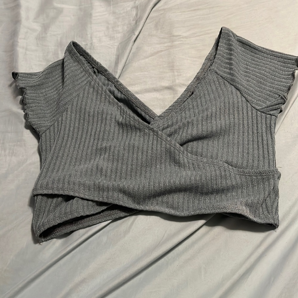 Green cross body cropped tee